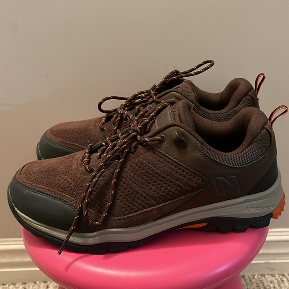 Mens Wide Fit New Balance MW669LC2 Brown Hiking Sneakers size 9.5 - Picture 3 of 7